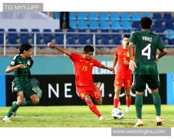 中国男足迎战沙特阿拉伯队力争在国际赛场上再创佳绩